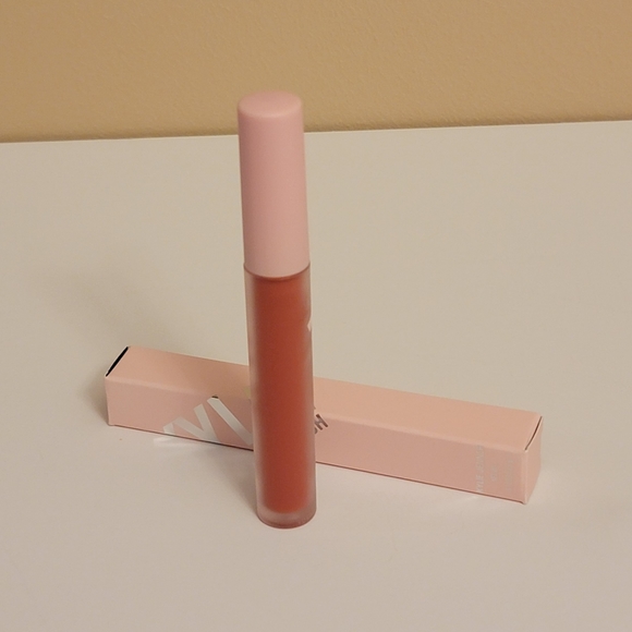 Kylie Jenner "Butterfly" Lip Blush - NIB - Picture 4 of 4